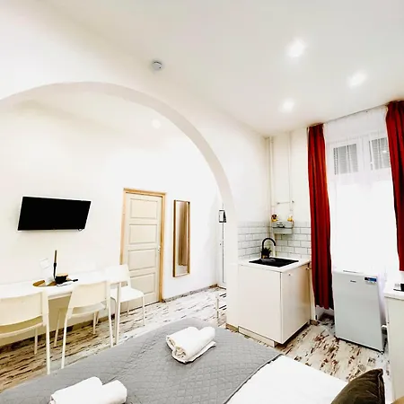 Comfy Luxury With 2 In The Centre Aa